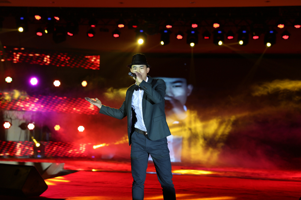 独唱《怒放的生命》