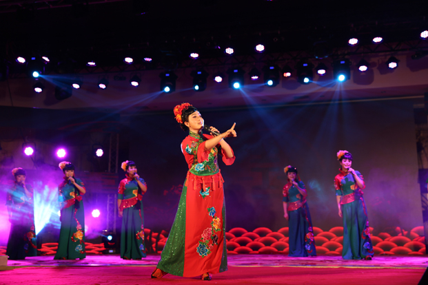 独唱《川北婚嫁》