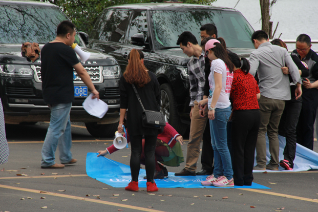 团队游戏-翻叶子