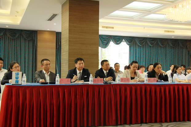 辩论赛预赛阶段的评委